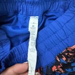 Lululemon EUC  Orange and blue shorts size 4 Photo 2