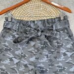 Banana Republic NWT Women’s High Rise Paperbag Shorts Belted in Camo Gray 10 Photo 2
