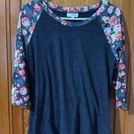 Umgee  Women's Dark Gray Top with Floral Sleeves Photo 1