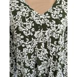Fun2Fun  Green White Floral Maley Pleated V-Neck 3/4 Sleeve Blouse Size XS Photo 1