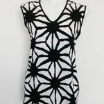 Vince Camuto NWOT start light tank top XSMALL casual sleeveless black white Photo 2