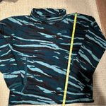 The North Face  WOMENS PULLOVER SWEATER TURTLE
NECK MEDIUM GREEN ANIMAL
PRINT Photo 6
