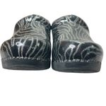 Dansko  XP 2.0 Glitter Waves Black Clogs Metallic Print Slip On Nurse Shoes 7.5 Photo 6