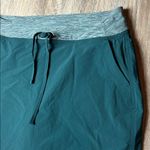 Duluth Hybrid Knit Waistband Skorts with Pockets Size 12 Green Photo 7