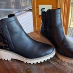 Buckle Rielle Chelsea Black Leather Ankle Boots Photo 0
