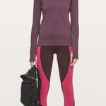 Lululemon Wake & Train Tight Legging 28" in Black Satin / Star Ruby Size 2 Photo 2