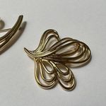 Trifari Lot Of 2 Signed Gold Tone Brooch Pins Swirl Styles Photo 1