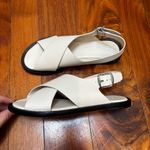 Everlane NWOT  City Crossover Flat Sandals in Parchment White 6 Photo 3