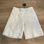 St. John NWT  Blounc Shorts High Waisted Knit White 11” Inch Knee Length Size 6 Photo 0
