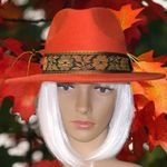 Pretty fall burnt orange felt fedora! Unisex Orange Photo 2