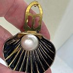 1930’s Art Nouveau pearl Clamshell dress clip Black Photo 3