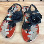 Attention  Black Floral Sandals Size‎ 8 Photo 2
