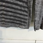 Saucony  Gray Seamless Dash Hoodie The Colorado Running Company. Size XSm… Photo 7