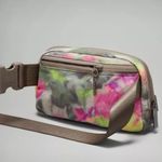 Lululemon RARE  - Everywhere 1 Liter Belt Bag Hyper Dye Multi/Rover - NWT Photo 5