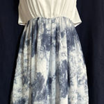 Sunny Fashion maxi dress featuring a white sleeveless top Size 12 Photo 0