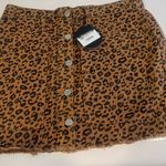 None Denim like leopard print‎ skirt with pockets NWT size Medium Photo 1