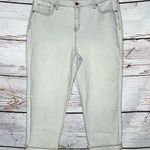 Style & Co NWT Size 18 Sedona Wash Denim Curvy Fit Jean Capris Photo 0