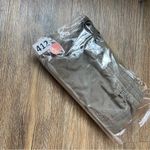 American Eagle Outfitters Faded Green Women's Cargo Shorts Photo 12