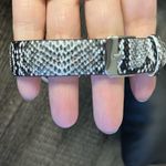 Kendall + Kylie watch Photo 3