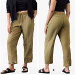Athleta NWT  Retreat High Rise Linen Ankle Pant in Olive Branch - Size M Tall Photo 1