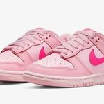 Nike Dunk Low Triple Pink Photo 0