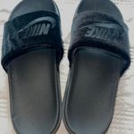 Nike Slides Photo 0