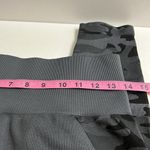 Zyia  Seamless Camo High Waist 7/8‎ Performance Leggings size large Photo 5