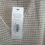 Amour Vert Armour Vert Darcy Scallop Knit
Midi Dress, New with Tags, Size Medium Photo 6