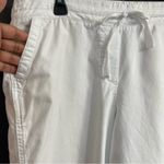 Talbots  Women’s White Cropped Pull-On Pants 12P Summer Vacation Resort Photo 1