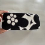 Vera Bradley  Black and White Floral Fabric Clamshell Eyewear Case Photo 2