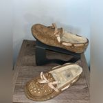 UGG  Dakota Sunshine Perf Ribbon Satin Laces Bow Leather Chestnut Slippers Sz 9 Photo 4