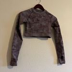 Long Sleeve Seamless Purple Camo Workout Crop Shirt Size Small Photo 0