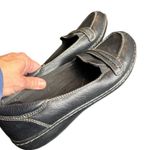 Clarks Womens Black pebbled Leather Loafers Size 9 Photo 0