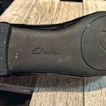 Clarks  women’s‎ Patent Leather Black Flats with Bow size 10 Photo 8