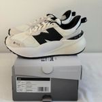 New Balance Figs  3447 in Cream, Size 6.5 Photo 2
