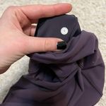 Lululemon in movement leggings 25" black currant size 8 Photo 3