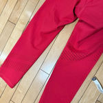 Old Navy ELEVATE Perforated Detail Go-Dry Coral Pink Orange Leggings size XS Photo 6