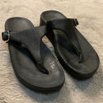 FitFlop  Lulu Adjustable Sandals Size 6 Toe Post Black Womens Wobbleboard Photo 0