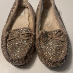 Old Navy Women’s Size 10 Silver Glitter Slippers Photo 1