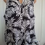 Torrid  Sz 4 Black and White Leaf Print Sleeveless Top Photo 3