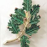 Vintage Gerry’s Evergreen Berries Christmas Holiday Pin Brooch Costume Jewelry Green Photo 1