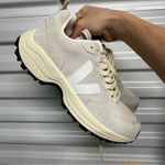 VEJA NWOB  Venturi VC Sneakers in Natural/White Photo 2