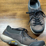 Dansko Paisley Waterproof Women’s Size 10 EU 40 Grey Vibram Walking Shoe Photo 0