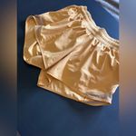 Lululemon  Hottie Hot Pale Orange Shorts Activewear Women’s Sz 4 EUC Photo 1