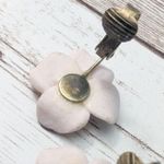 Vintage Clip On Earrings Light Dusky Pink Flower Photo 8