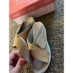 Easy Spirit  Light Natural Color Bindie Wedge Sandals Size 6.5 Woman’s Photo 5