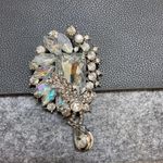 La Prarie clutch with brooch pin Photo 7