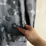 Envy’s Closet The Hallie Grey Floral Zip Up Hooded Sweater Gray Size XS Photo 5