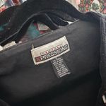 Embroidered V Photo 2