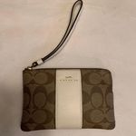 Coach Wristlet Photo 0